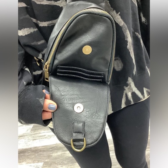 Crossbody bag - Picture 3 of 5